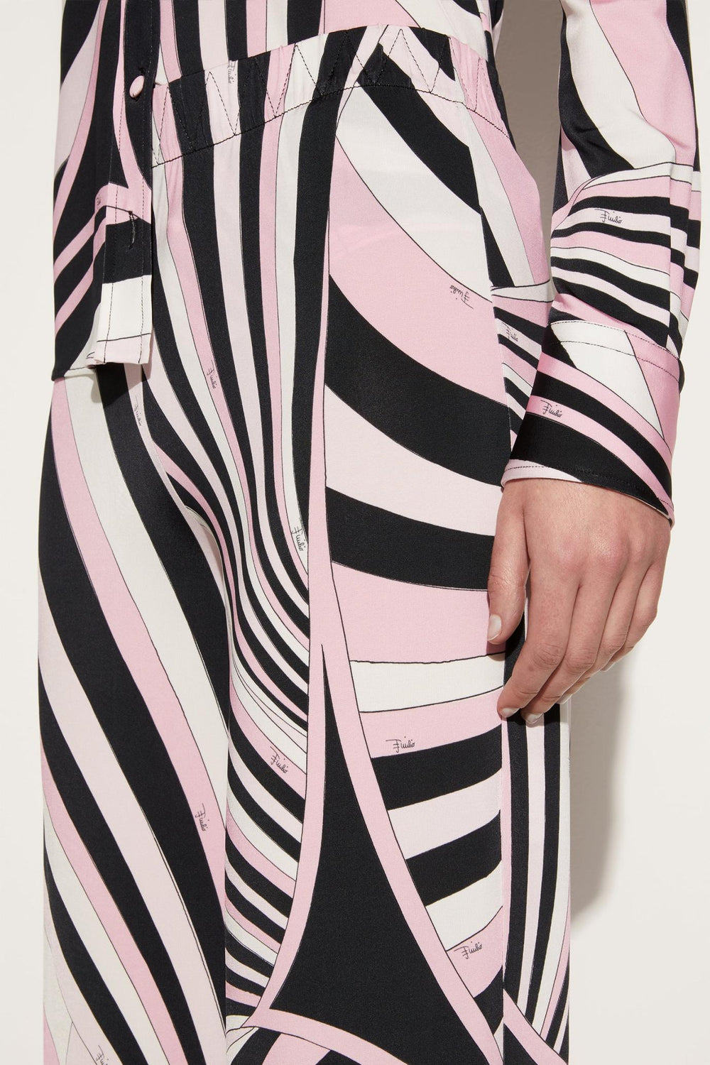 PUCCI Pants And Shorts | Women Iride-Print Trousers