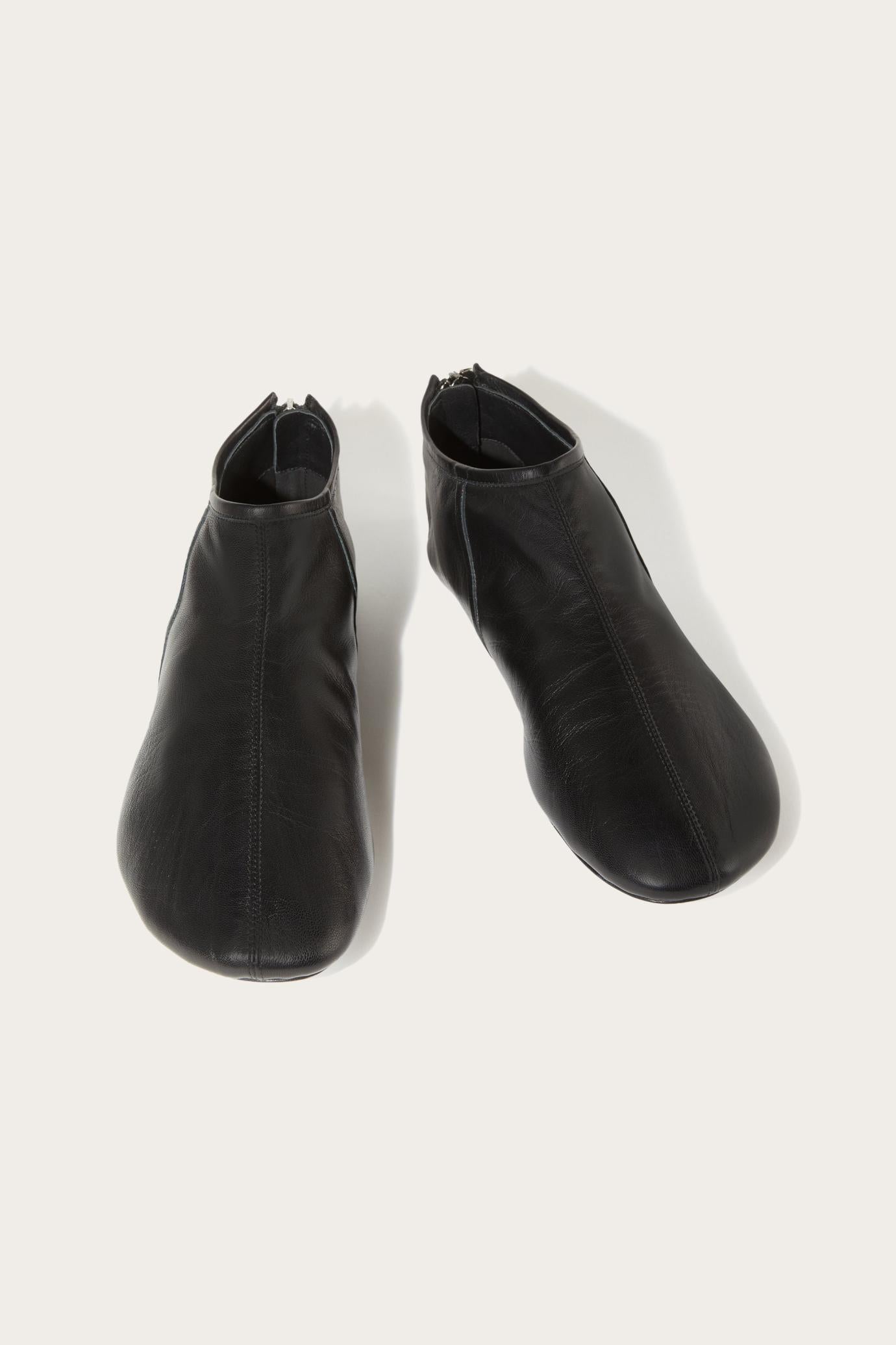 PUCCI Shoes | Women Leather Flat Shoes